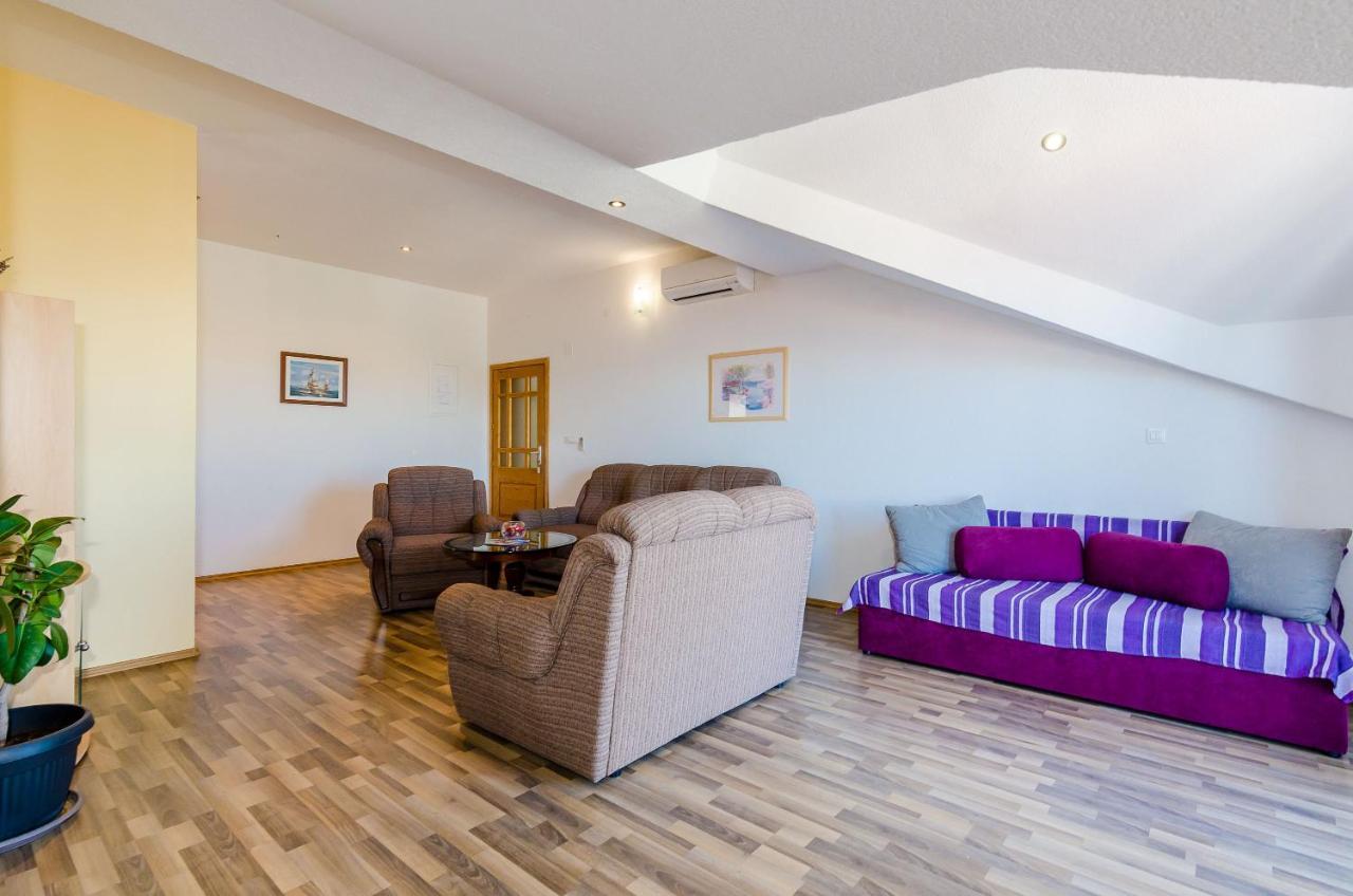 Apartments Zrno ツァヴタット エクステリア 写真